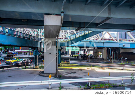 大阪市北区・済生会病院前交差点の風景 56900714