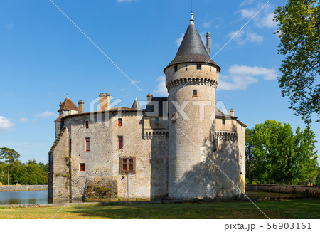 View of medieval castle Chateau de la Brede in Gironde. France View of medieval castle Chateau de la Brede in Gironde. France 56903161