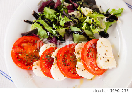 Fresh italian caprese salad 56904238