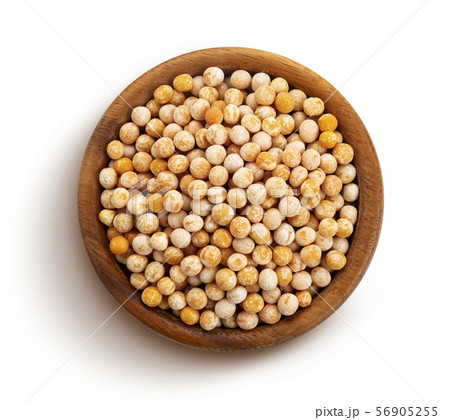 Dry peas isolated on white background, top view 56905255