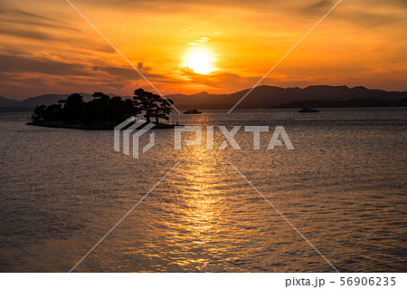 《島根県》宍道湖の夕景・夕日の名所 《島根県》宍道湖の夕景・夕日の名所 56906235
