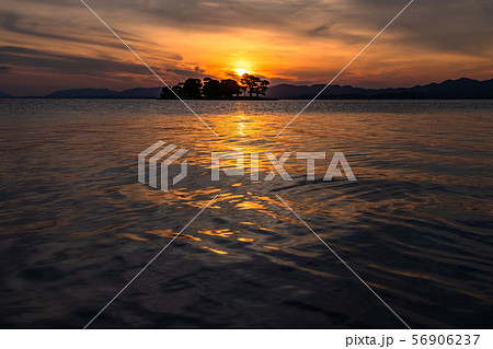 《島根県》宍道湖の夕景・夕日の名所 56906237