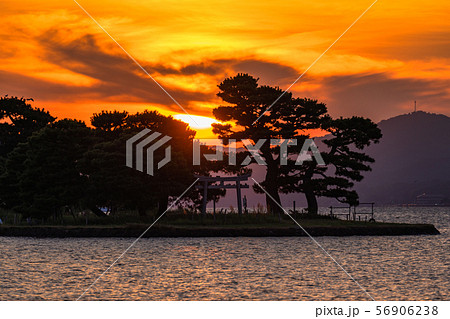 《島根県》宍道湖の夕景・夕日の名所 56906238