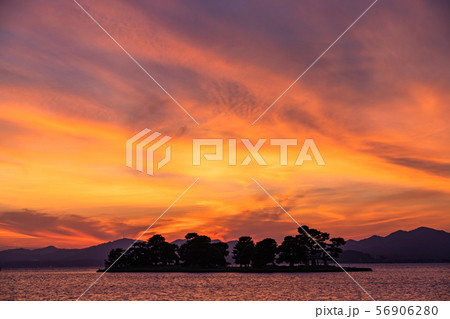《島根県》宍道湖の夕景・夕日の名所 《島根県》宍道湖の夕景・夕日の名所 56906280