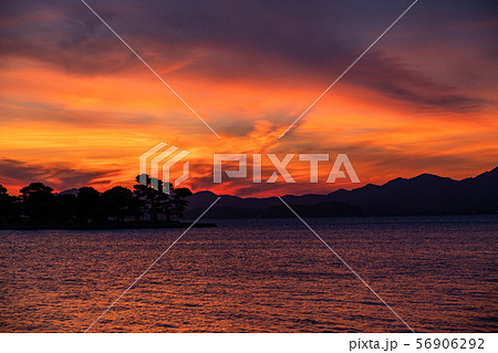 《島根県》宍道湖の夕景・夕日の名所 《島根県》宍道湖の夕景・夕日の名所 56906292