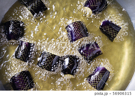 茄子の素揚げ 56906315