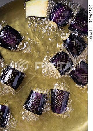 茄子の素揚げ 56906326