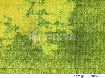 秋イメージの和紙アート、イチョウ 秋イメージの和紙アート、イチョウ 56909720