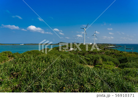 沖縄 宮古島の岬 西平安名岬から 宮古島の眺め 沖縄 宮古島の岬 西平安名岬から 宮古島の眺め 56910371