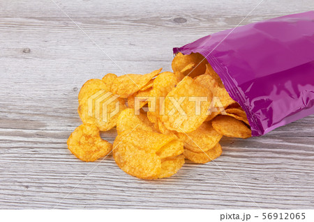 Potato chips bag 56912065