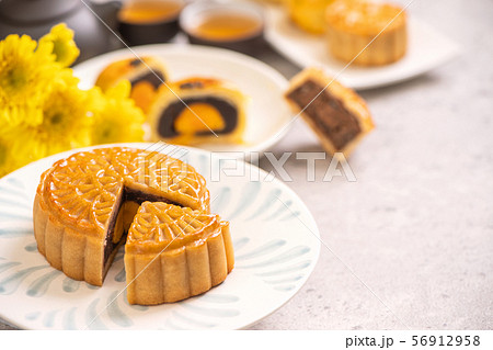 月餅 食べ物 食物 56912958