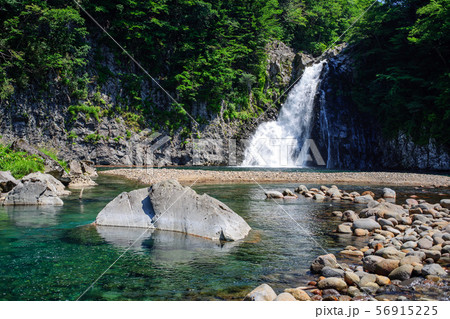 法体の滝 夏 秋田県 法体の滝 夏 秋田県 56915225