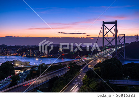 《福岡県》関門橋の夜景・めかり公園より 56915233