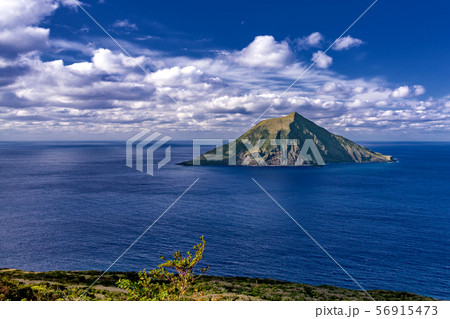 東京都・八丈町 春の八丈小島の風景 東京都・八丈町 春の八丈小島の風景 56915473