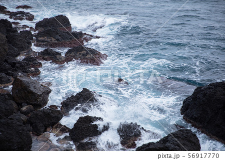 岩石海岸 56917770