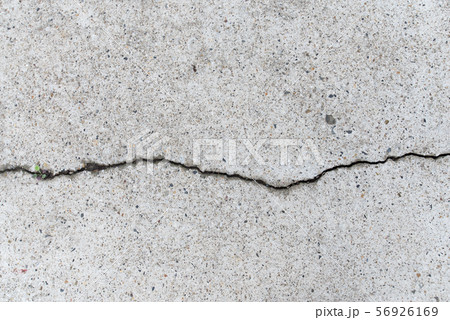 テクスチャー ひび割れ　コンクリート　壁　吹き付け　まだら　模様　白　灰色　シミ　ヒビ　クラック 56926169