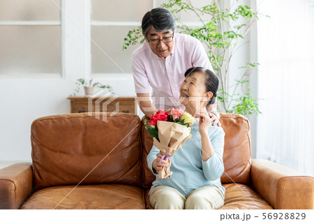 花束プレゼント シニア夫婦 花束プレゼント シニア夫婦 56928829