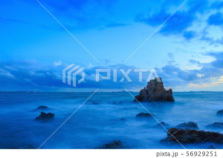 long exposure of sea and rocks 56929251