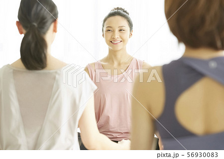 女性　スポーツウェア 56930083