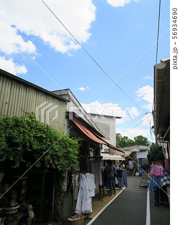 パリ・クリニャンクールの蚤の市　（別名：サン・トゥアンの蚤の市） 56934690