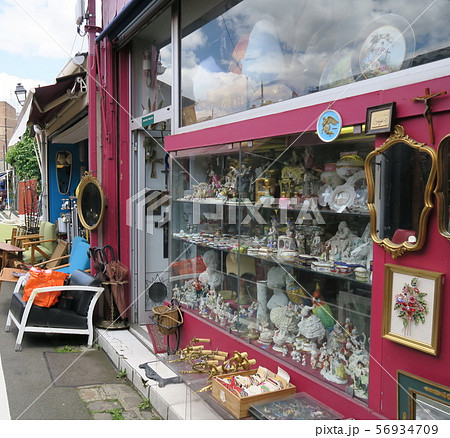 パリ・クリニャンクールの蚤の市 (別名:サン・トゥアンの蚤の市) パリ・クリニャンクールの蚤の市 (別名:サン・トゥアンの蚤の市) 56934709