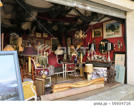 パリ・クリニャンクールの蚤の市　（別名：サン・トゥアンの蚤の市） 56934716