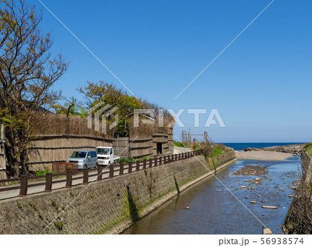 能登半島上大沢 間垣の里の風景 青空と間垣の写真素材