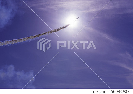 青空・大空・イメージ (ブルーインパルスアクロバット飛行) 青空・大空・イメージ (ブルーインパルスアクロバット飛行) 56940988
