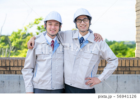 ビジネスマン　仕事　職場　楽しい　求人 56941126