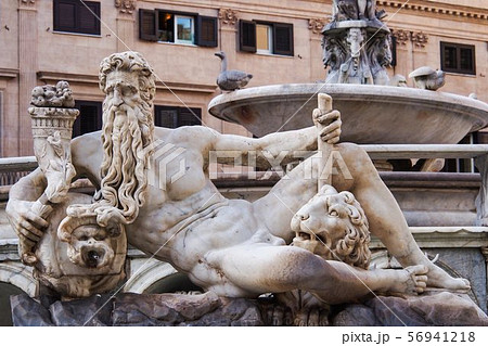 Fountain of shame on baroque Piazza Pretoria, Palermo, Sicily, Italy 56941218