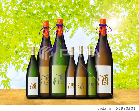 日本酒のボトルイメージ 日本酒のボトルイメージ 56950301