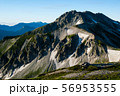 北アルプスの朝日に照らされる立山連峰 56953555