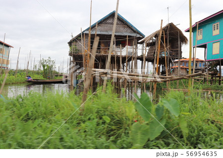 水上集落　　ミャンマー　インレー湖 56954635