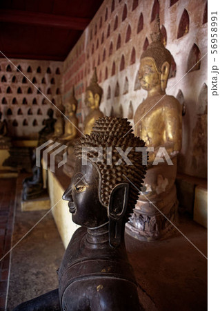 ラオス ビエンチャン: ワットシーサケット寺の仏陀、仏像 ラオス ビエンチャン: ワットシーサケット寺の仏陀、仏像 56958991