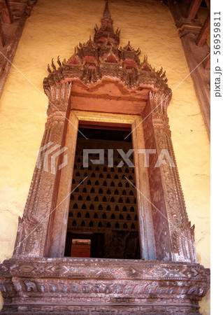 ビエンチャン ラオス ワット・シーサケット寺院 歴史ある観光名所 ビエンチャン ラオス ワット・シーサケット寺院 歴史ある観光名所 56959811
