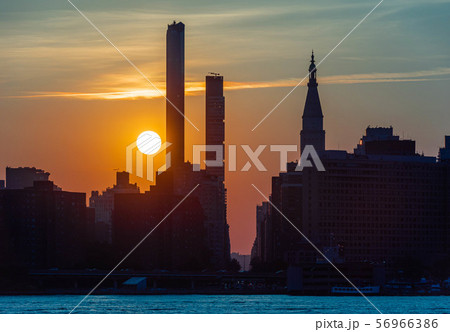 Manhattanhenge in New York City, マンハッタンヘンジ Manhattanhenge in New York City, マンハッタンヘンジ 56966386