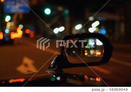 深夜のタクシードライバー 56969049
