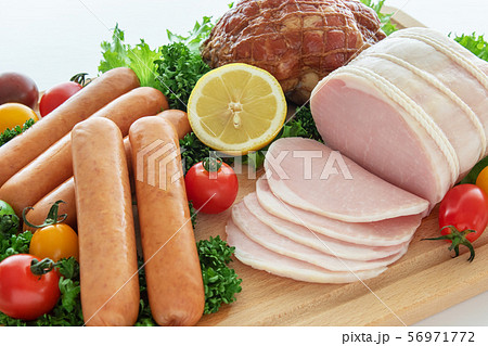 ハムとソーセージの盛り合わせ 56971772