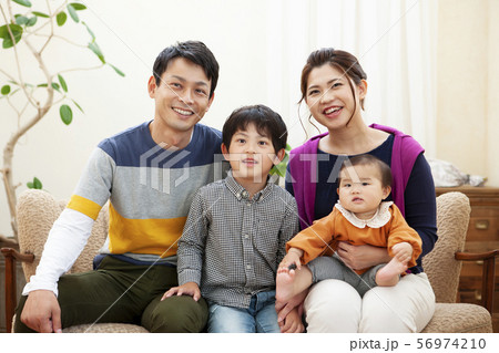 家族ポートレート 56974210