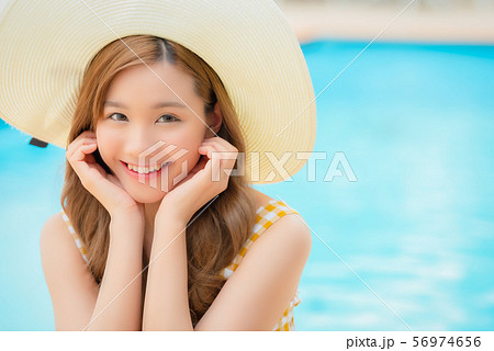 女子旅 プールサイド 女子旅 プールサイド 56974656