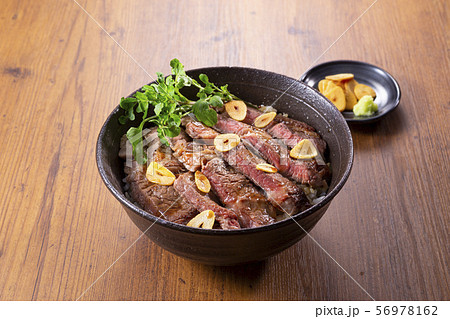 ステーキ丼 56978162