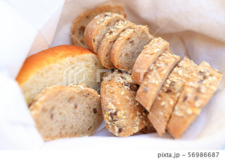 おいしいパン 56986687