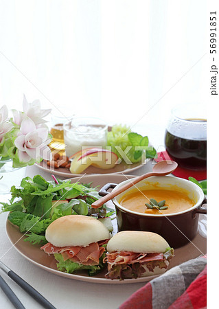 かぼちゃのポタージュの朝食 56991851