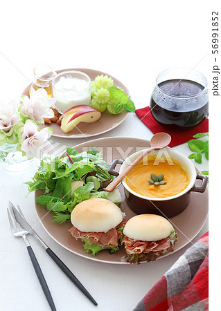 かぼちゃのポタージュの朝食 かぼちゃのポタージュの朝食 56991852