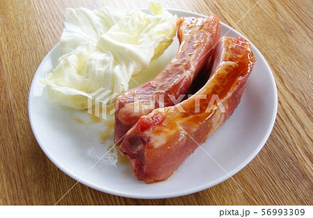 スペアリブ 56993309