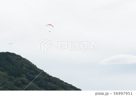 鳥取 四季の散歩 秋 ハングライダー 鳥取 四季の散歩 秋 ハングライダー 56997951
