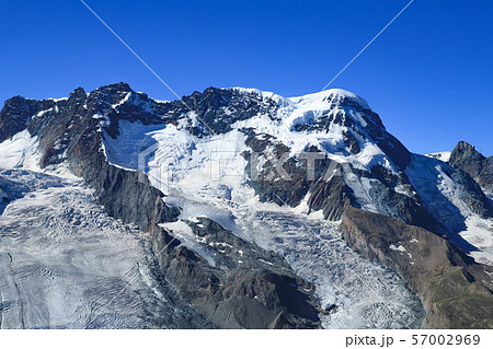 ゴルナーグラートから望むブライトホルン 57002969