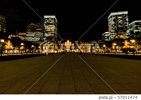 夜の東京駅 57011474