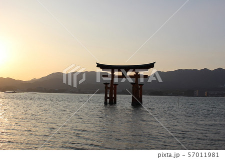 厳島神社 57011981