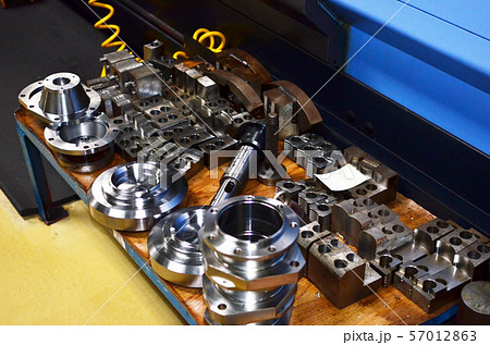 Production of gears for automobile gearboxes 57012863